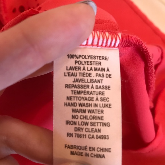 Vex Collection Red Sleeveless Blouse - Picture 10 of 10